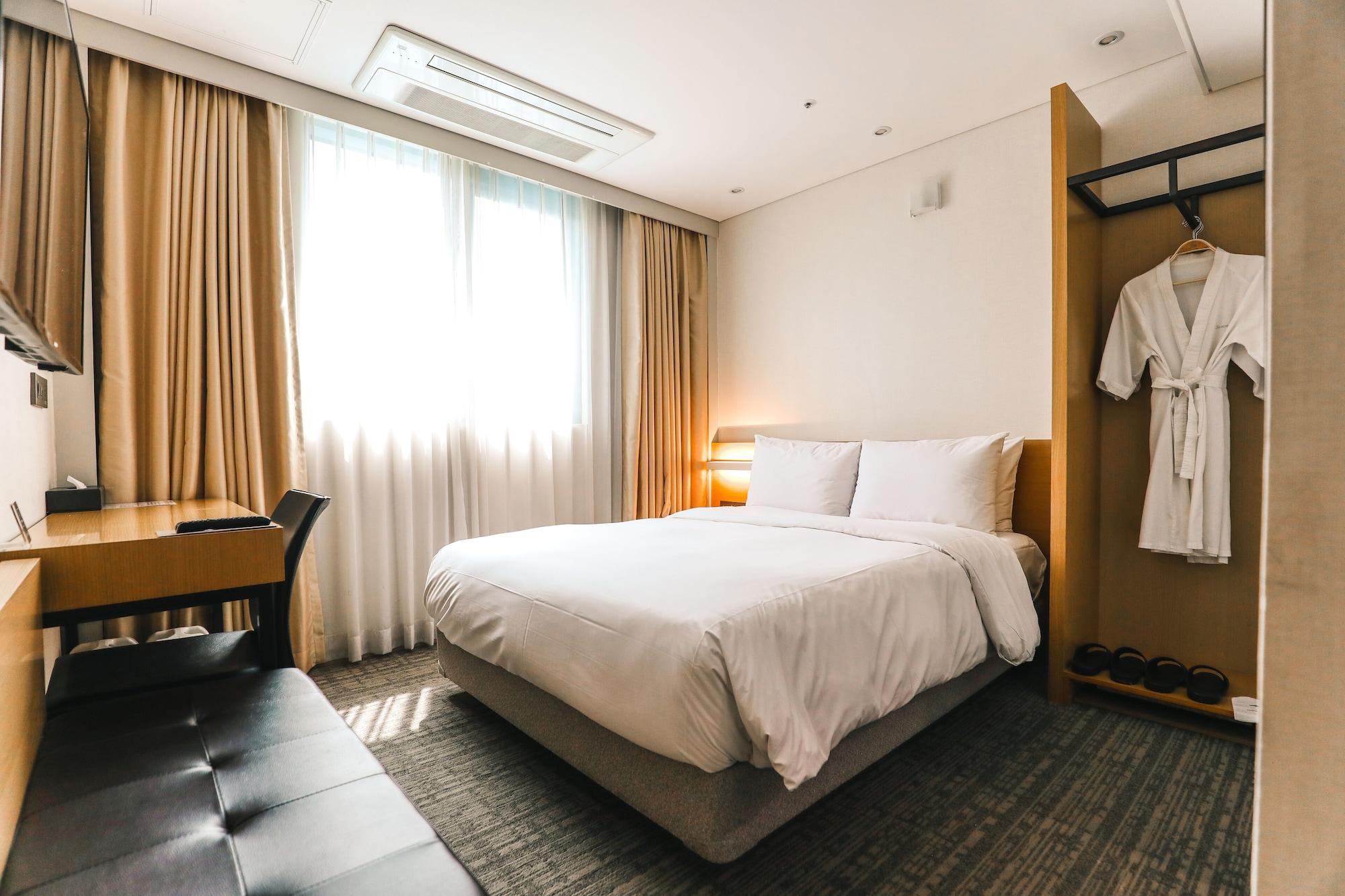 On City Hotel Τσεονάν Εξωτερικό φωτογραφία