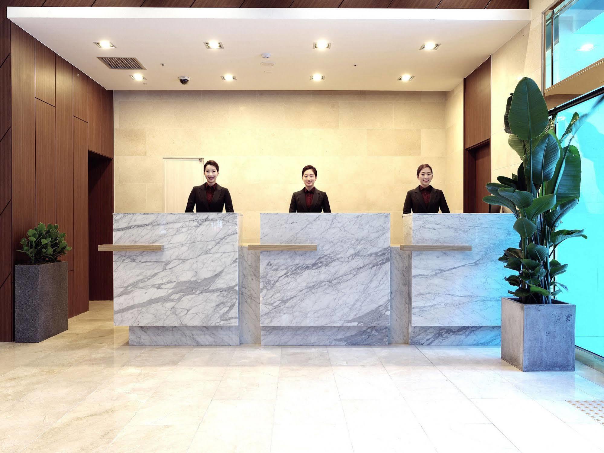On City Hotel Τσεονάν Εξωτερικό φωτογραφία
